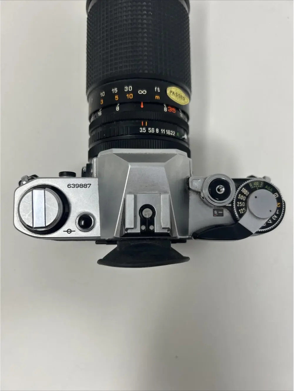Canon AE-1 35mm SLR Film Camera. Comes With Bag- Flash - 35-200mm Zoom Lens - Picture 4 of 9